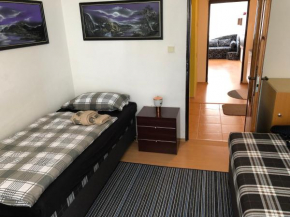 JEDENAST.SK, Námestie kozmonautov 5 Apartmán Košice